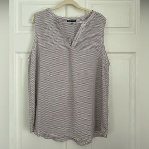 Adrianna Papell Sleeveless Geometric Blouse - Black and White XL